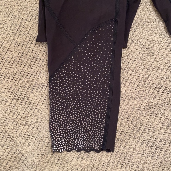 Lulu - Picture 2 of 2